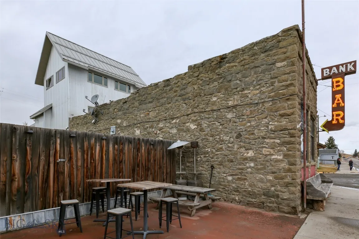Outdoor Area