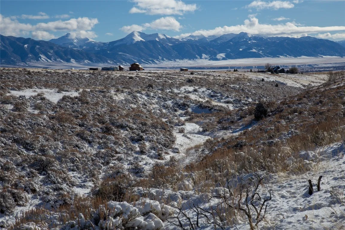 View of mountain feature
