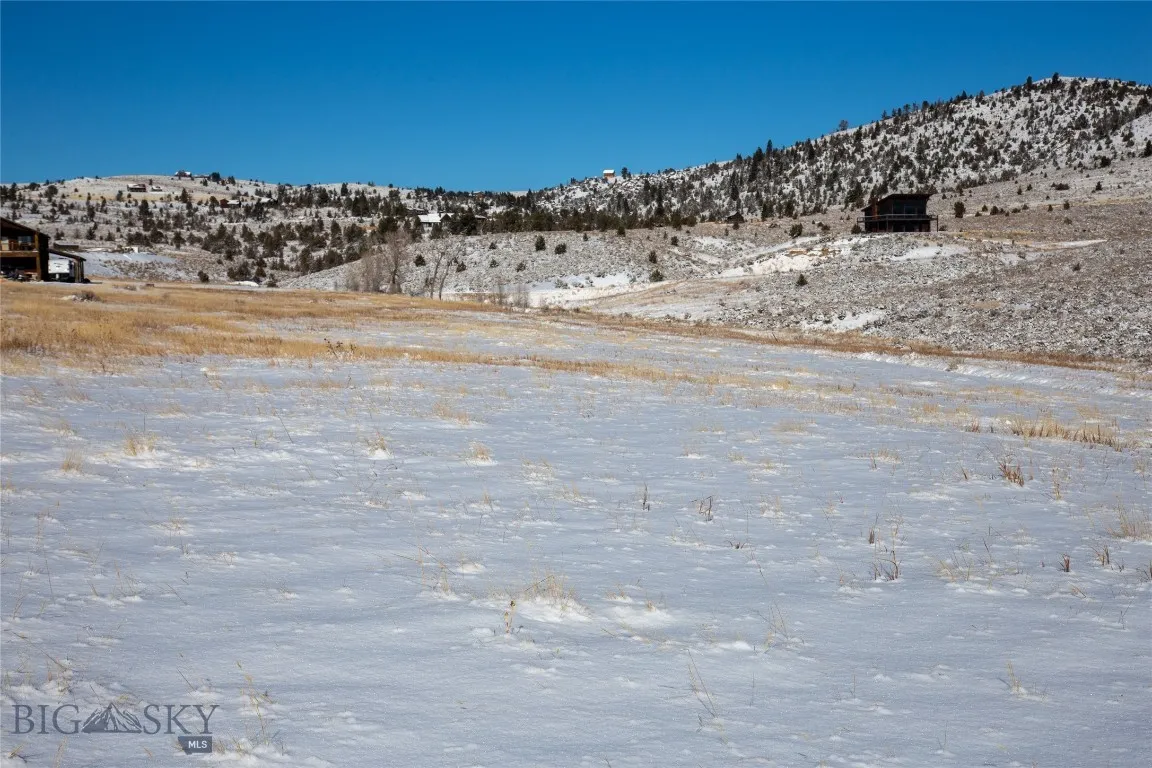 View of mountain feature