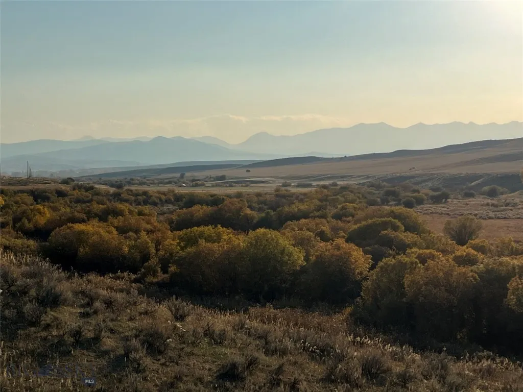 View of mountain feature