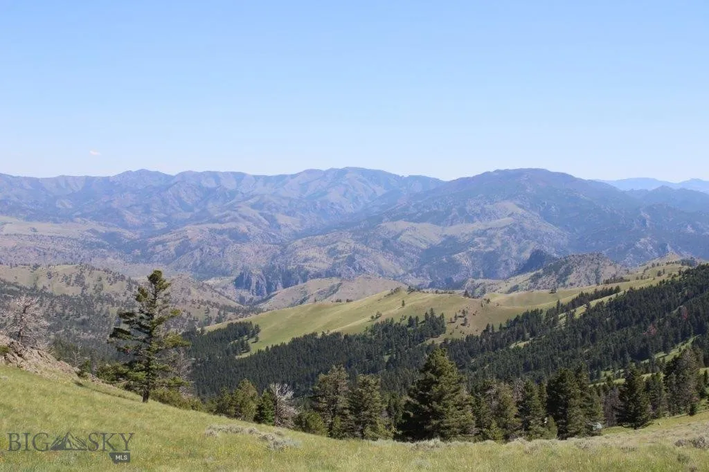 View of mountain feature