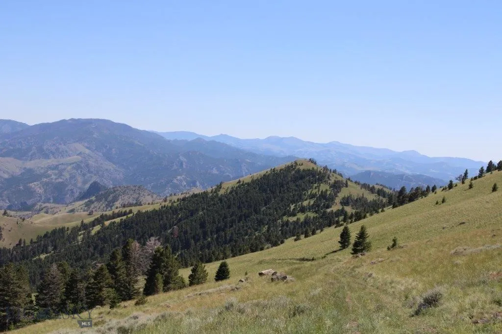 View of mountain feature