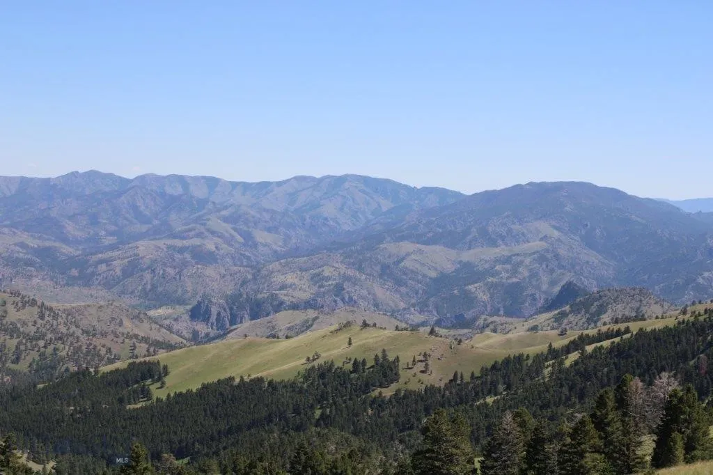 View of mountain feature