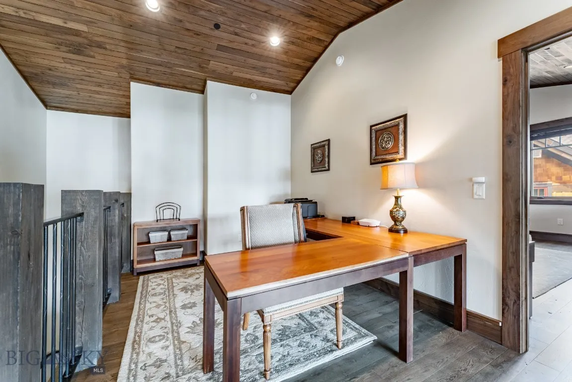 Office space on upstairs landing