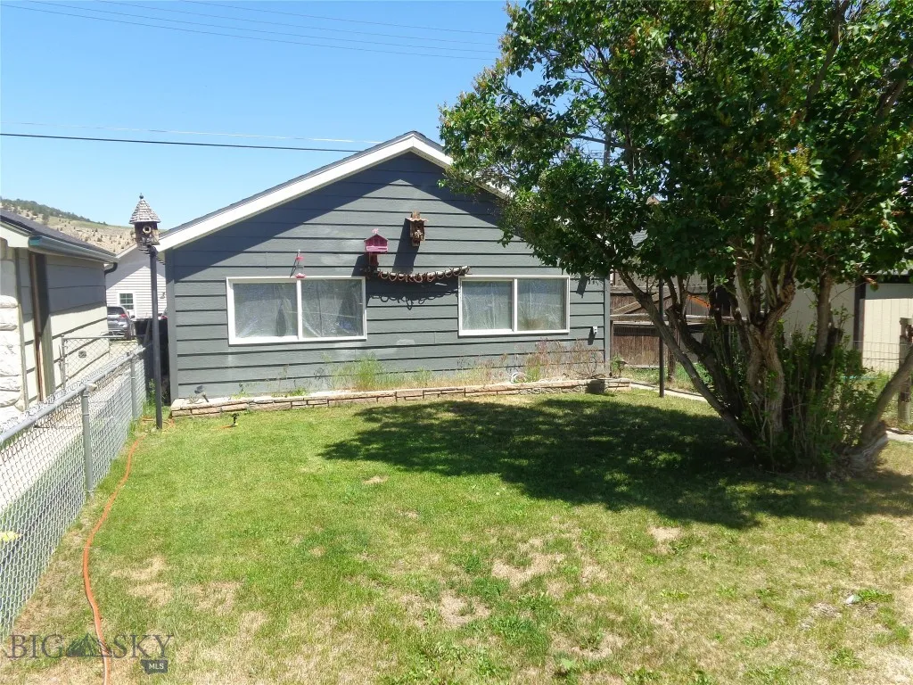 312 E 4th Street, Anaconda, Montana 59711, Anaconda, Montana 59711, 1 Bedroom Bedrooms, ,1 BathroomBathrooms,Residential,For Sale,312 E 4th Street, Anaconda, Montana 59711,398958