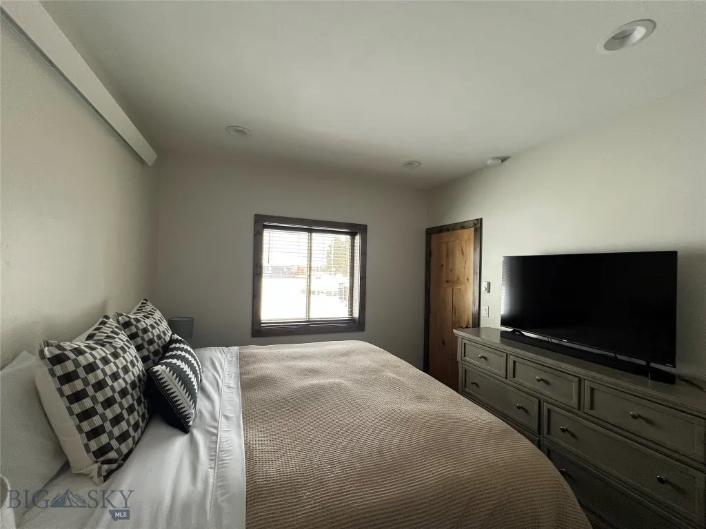 169 & 167 Grizzly Bear Loop, West Yellowstone, West Yellowstone, Montana 59758, ,Residential Income,For Sale,169 & 167 Grizzly Bear Loop, West Yellowstone,0,398978