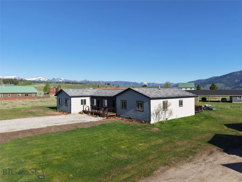 169 & 167 Grizzly Bear Loop, West Yellowstone, West Yellowstone, Montana 59758, ,Residential Income,For Sale,169 & 167 Grizzly Bear Loop, West Yellowstone,0,398978