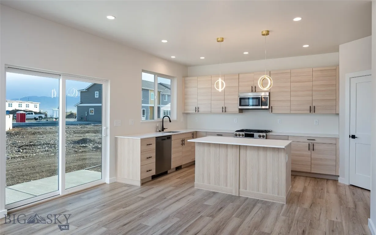 Photo of similar model