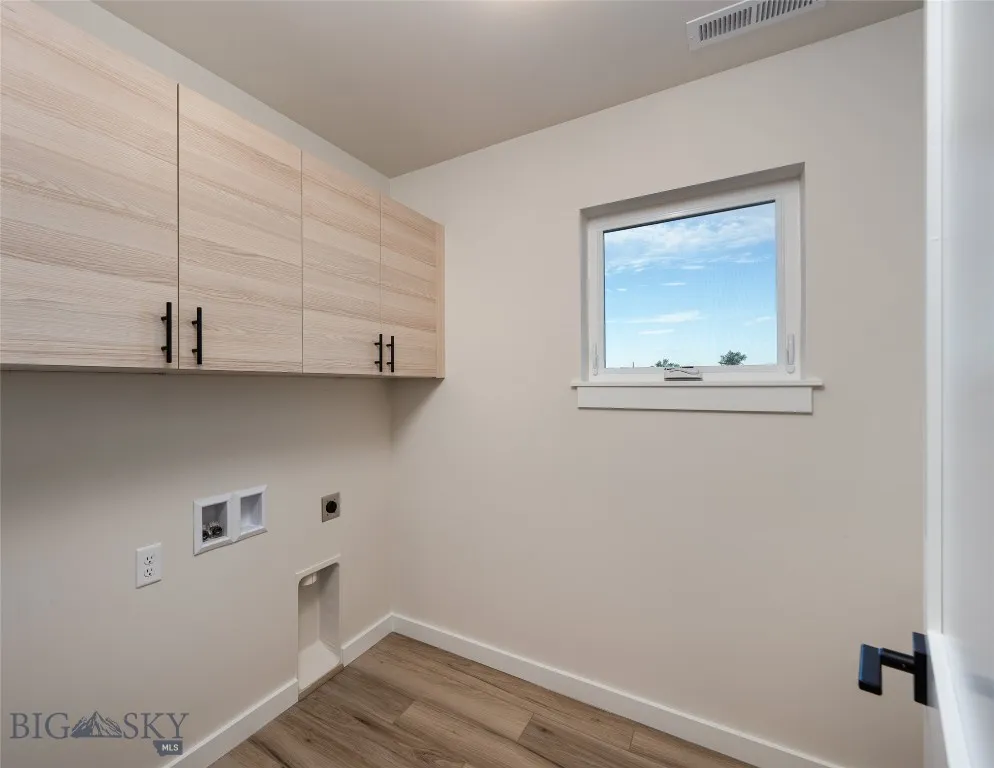 Photo of similar model