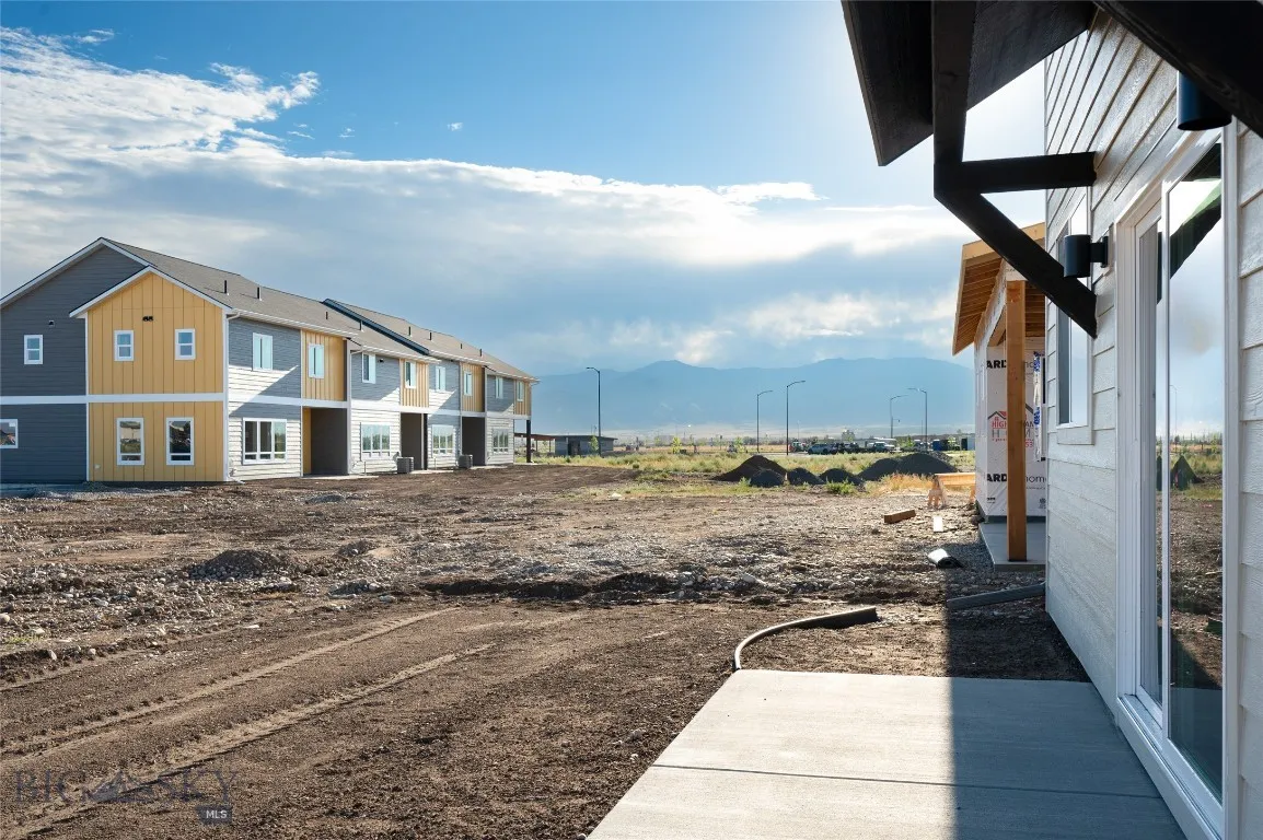 Photo of similar model