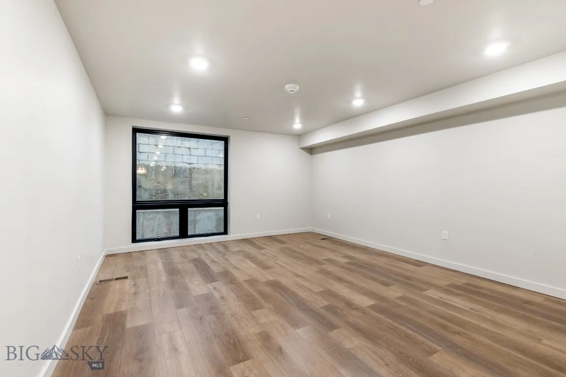59 E Park Street 102, Butte, Montana 59701, Butte, Montana 59701, 2 Bedrooms Bedrooms, ,2 BathroomsBathrooms,Residential,For Sale,59 E Park Street 102, Butte, Montana 59701,0,399199