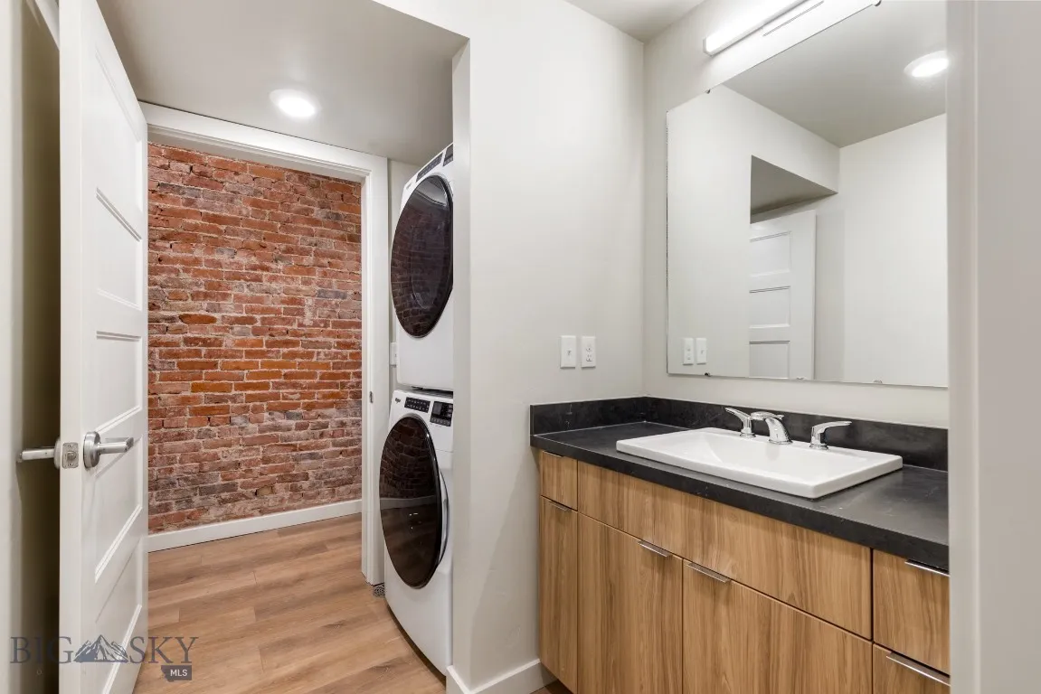59 E Park Street 103, Butte, Montana 59701, Butte, Montana 59701, 1 Bedroom Bedrooms, ,1 BathroomBathrooms,Residential,For Sale,59 E Park Street 103, Butte, Montana 59701,0,399200