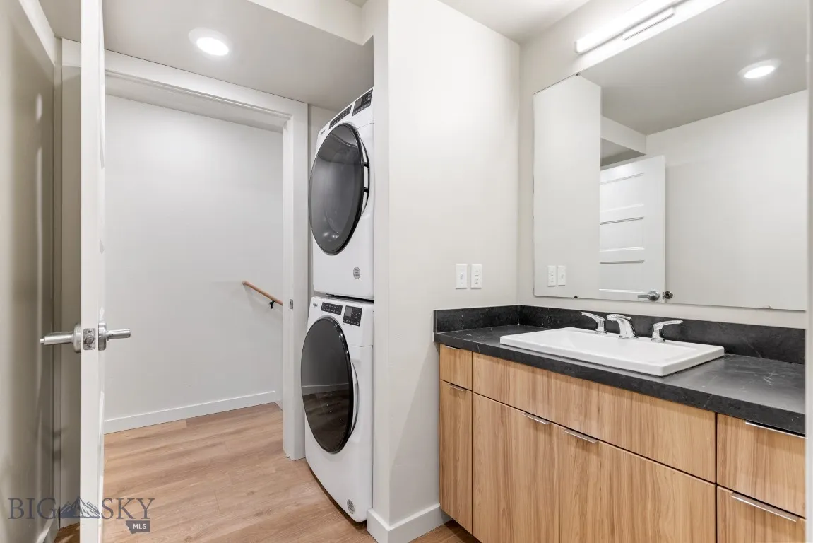 59 E Park Street 203, Butte, Montana 59701, Butte, Montana 59701, 1 Bedroom Bedrooms, ,1 BathroomBathrooms,Residential,For Sale,59 E Park Street 203, Butte, Montana 59701,0,399229