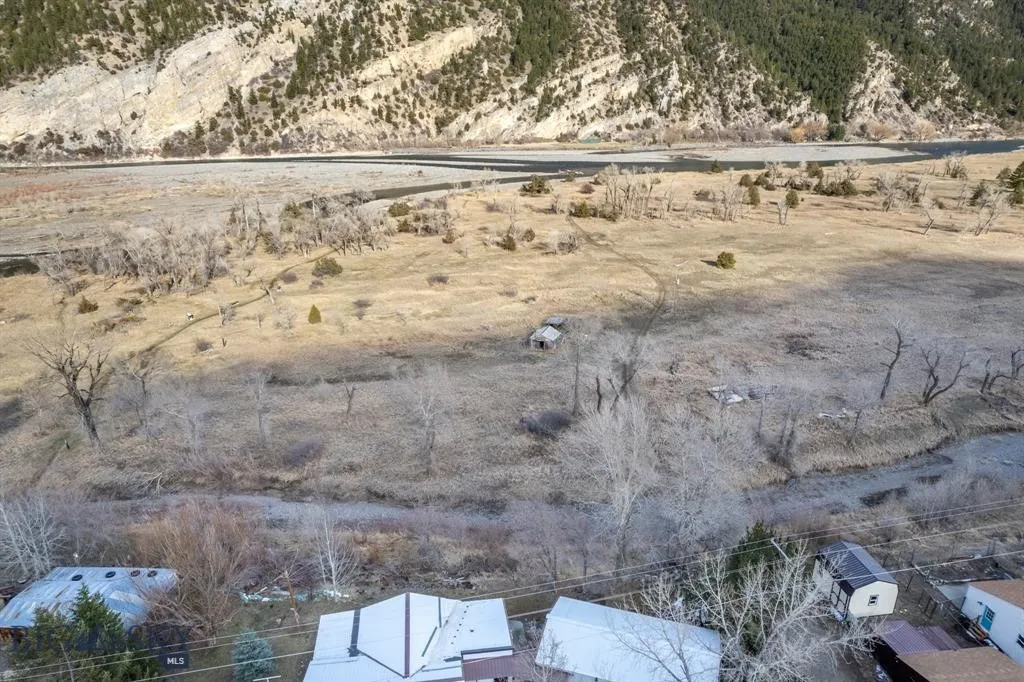 5042 Us Highway 89 S, Livingston, Montana 59047, Livingston, Montana 59047, 2 Bedrooms Bedrooms, ,1 BathroomBathrooms,Residential,For Sale,5042 Us Highway 89 S, Livingston, Montana 59047,0,399508
