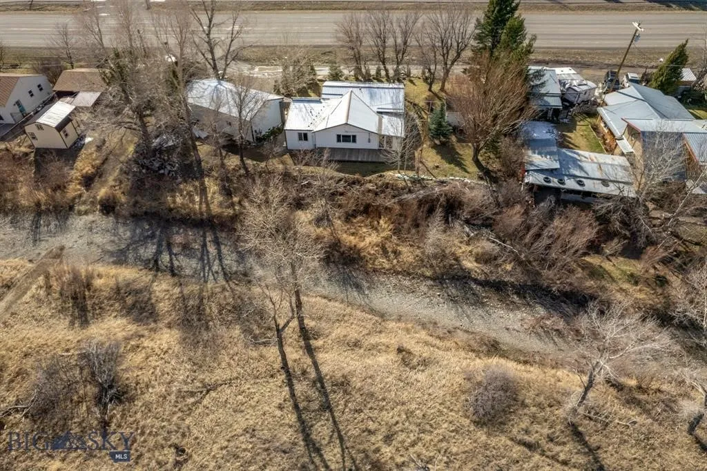 5042 Us Highway 89 S, Livingston, Montana 59047, Livingston, Montana 59047, 2 Bedrooms Bedrooms, ,1 BathroomBathrooms,Residential,For Sale,5042 Us Highway 89 S, Livingston, Montana 59047,0,399508