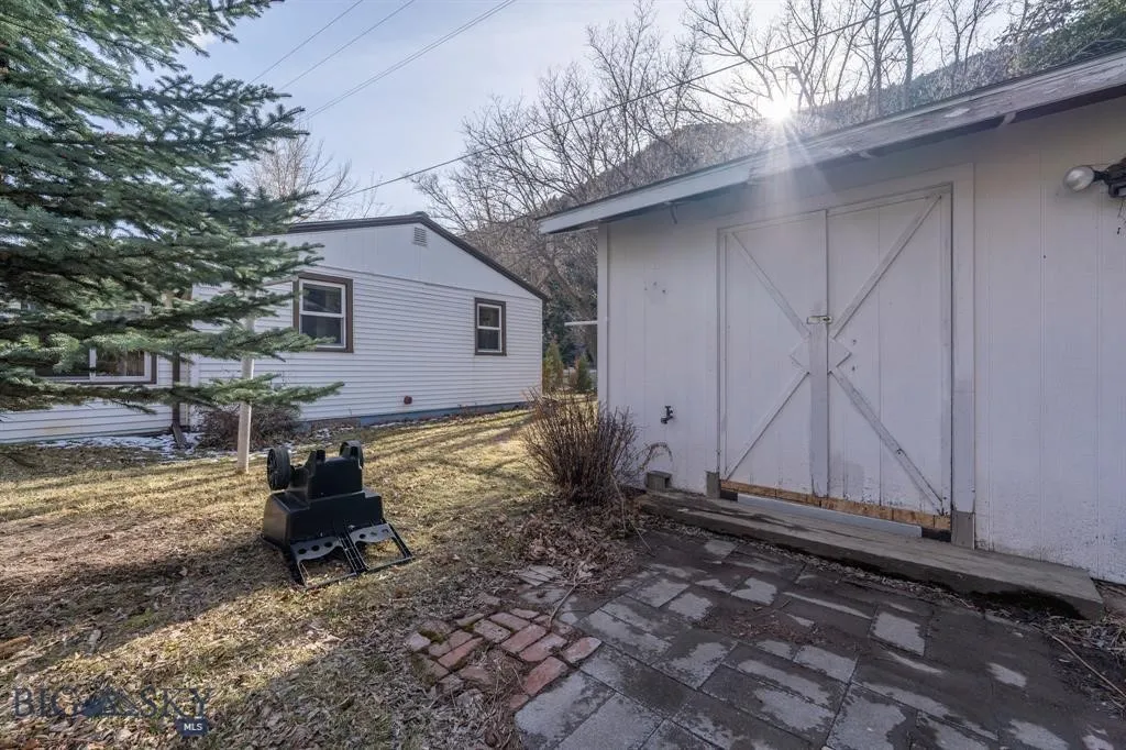 5042 Us Highway 89 S, Livingston, Montana 59047, Livingston, Montana 59047, 2 Bedrooms Bedrooms, ,1 BathroomBathrooms,Residential,For Sale,5042 Us Highway 89 S, Livingston, Montana 59047,0,399508