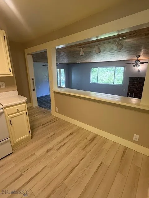 5042 Us Highway 89 S, Livingston, Montana 59047, Livingston, Montana 59047, 2 Bedrooms Bedrooms, ,1 BathroomBathrooms,Residential,For Sale,5042 Us Highway 89 S, Livingston, Montana 59047,0,399508