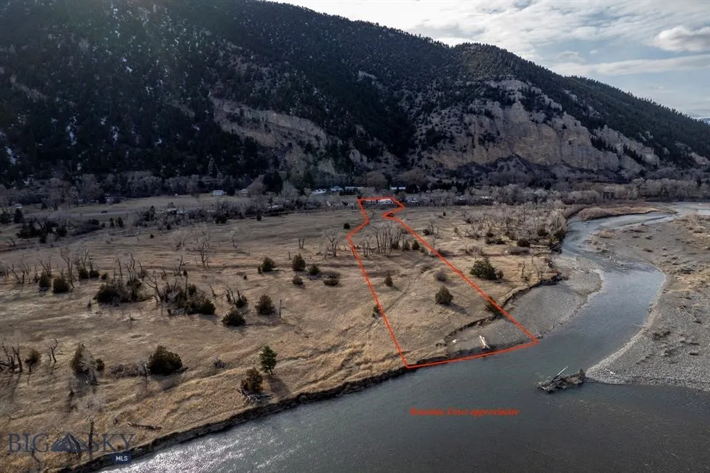 5042 Us Highway 89 S, Livingston, Montana 59047, Livingston, Montana 59047, 2 Bedrooms Bedrooms, ,1 BathroomBathrooms,Residential,For Sale,5042 Us Highway 89 S, Livingston, Montana 59047,0,399508