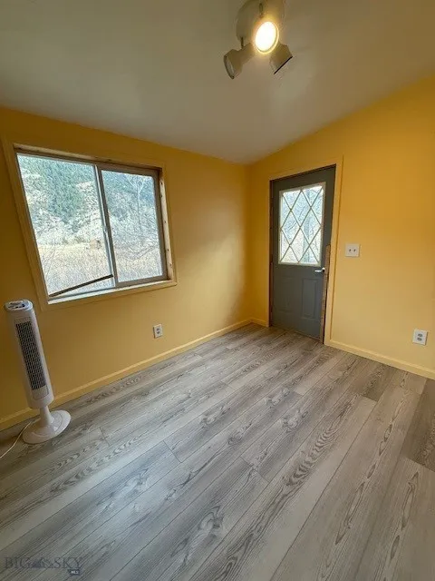 Mudroom/laundry