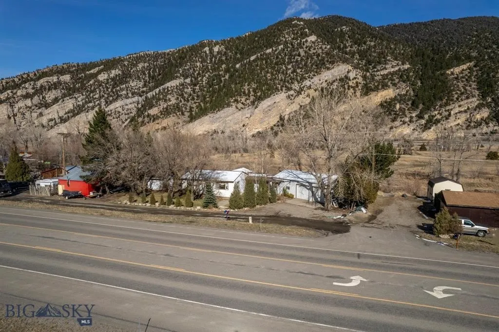 5042 Us Highway 89 S, Livingston, Montana 59047, Livingston, Montana 59047, 2 Bedrooms Bedrooms, ,1 BathroomBathrooms,Residential,For Sale,5042 Us Highway 89 S, Livingston, Montana 59047,0,399508