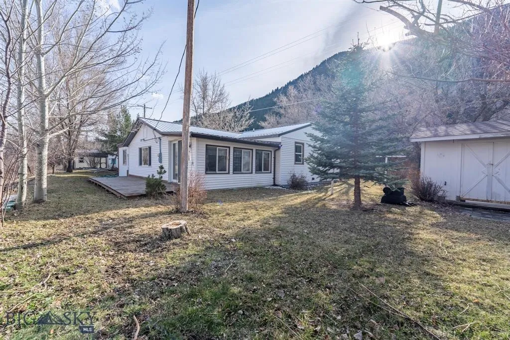 5042 Us Highway 89 S, Livingston, Montana 59047, Livingston, Montana 59047, 2 Bedrooms Bedrooms, ,1 BathroomBathrooms,Residential,For Sale,5042 Us Highway 89 S, Livingston, Montana 59047,0,399508