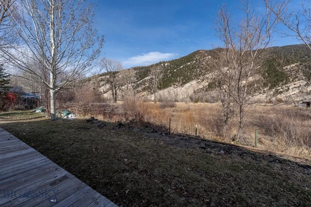 5042 Us Highway 89 S, Livingston, Montana 59047, Livingston, Montana 59047, 2 Bedrooms Bedrooms, ,1 BathroomBathrooms,Residential,For Sale,5042 Us Highway 89 S, Livingston, Montana 59047,0,399508