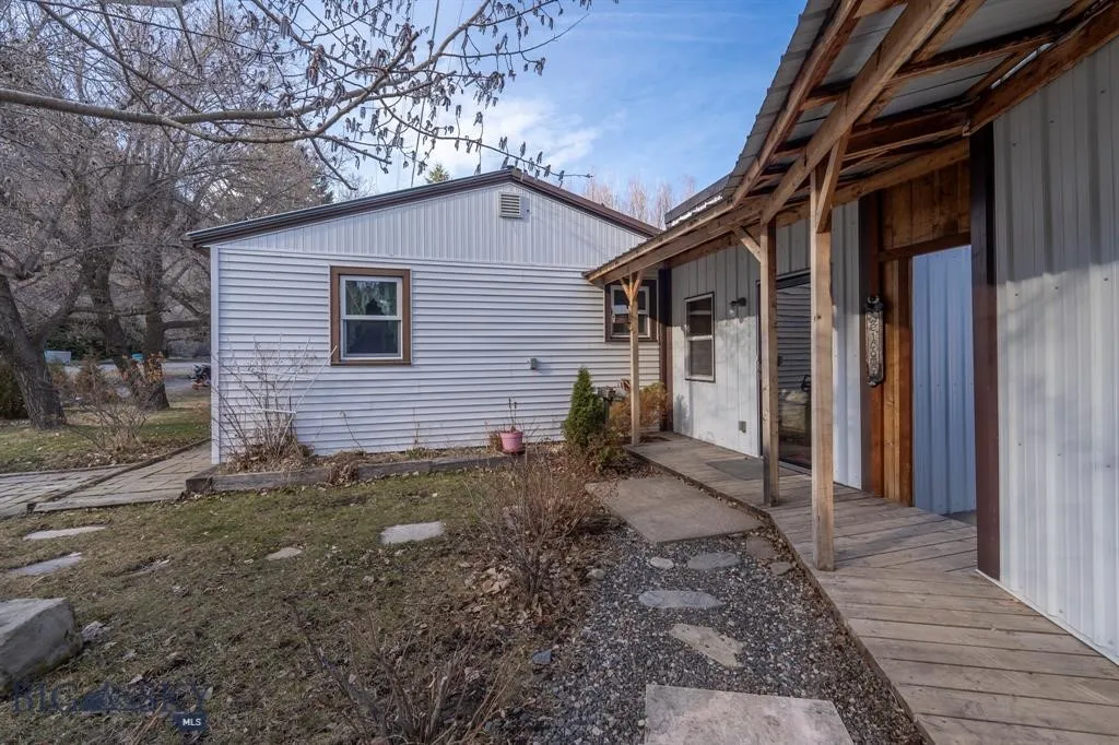 5042 Us Highway 89 S, Livingston, Montana 59047, Livingston, Montana 59047, 2 Bedrooms Bedrooms, ,1 BathroomBathrooms,Residential,For Sale,5042 Us Highway 89 S, Livingston, Montana 59047,0,399508