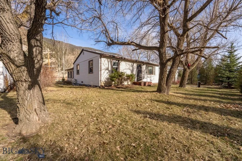 5042 Us Highway 89 S, Livingston, Montana 59047, Livingston, Montana 59047, 2 Bedrooms Bedrooms, ,1 BathroomBathrooms,Residential,For Sale,5042 Us Highway 89 S, Livingston, Montana 59047,0,399508