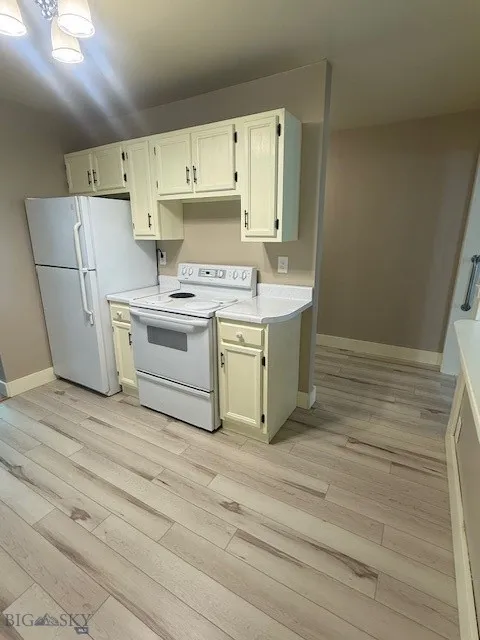 5042 Us Highway 89 S, Livingston, Montana 59047, Livingston, Montana 59047, 2 Bedrooms Bedrooms, ,1 BathroomBathrooms,Residential,For Sale,5042 Us Highway 89 S, Livingston, Montana 59047,0,399508