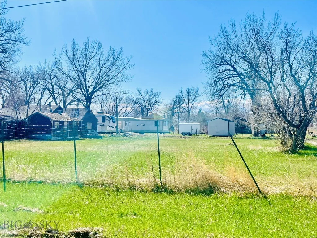 211 Illinois, Chinook, Montana 59523, Chinook, Montana 59523, 3 Bedrooms Bedrooms, ,1 BathroomBathrooms,Residential,For Sale,211 Illinois, Chinook, Montana 59523,0,399551