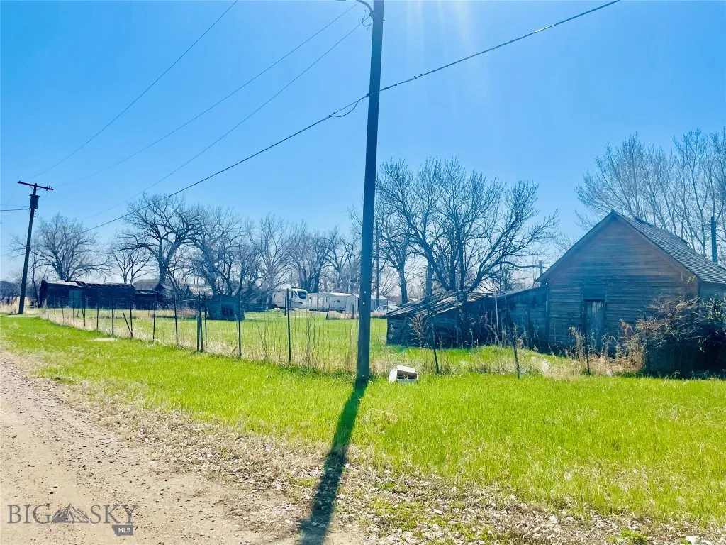 211 Illinois, Chinook, Montana 59523, Chinook, Montana 59523, 3 Bedrooms Bedrooms, ,1 BathroomBathrooms,Residential,For Sale,211 Illinois, Chinook, Montana 59523,0,399551