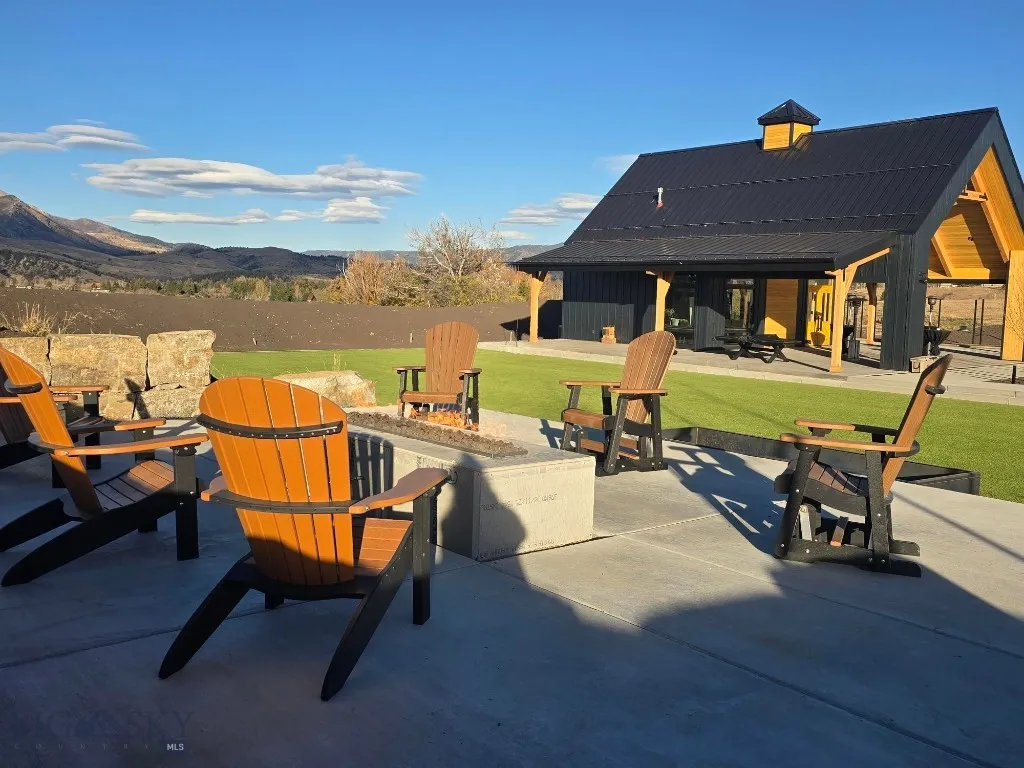 Enjoy an evening by the firepit!