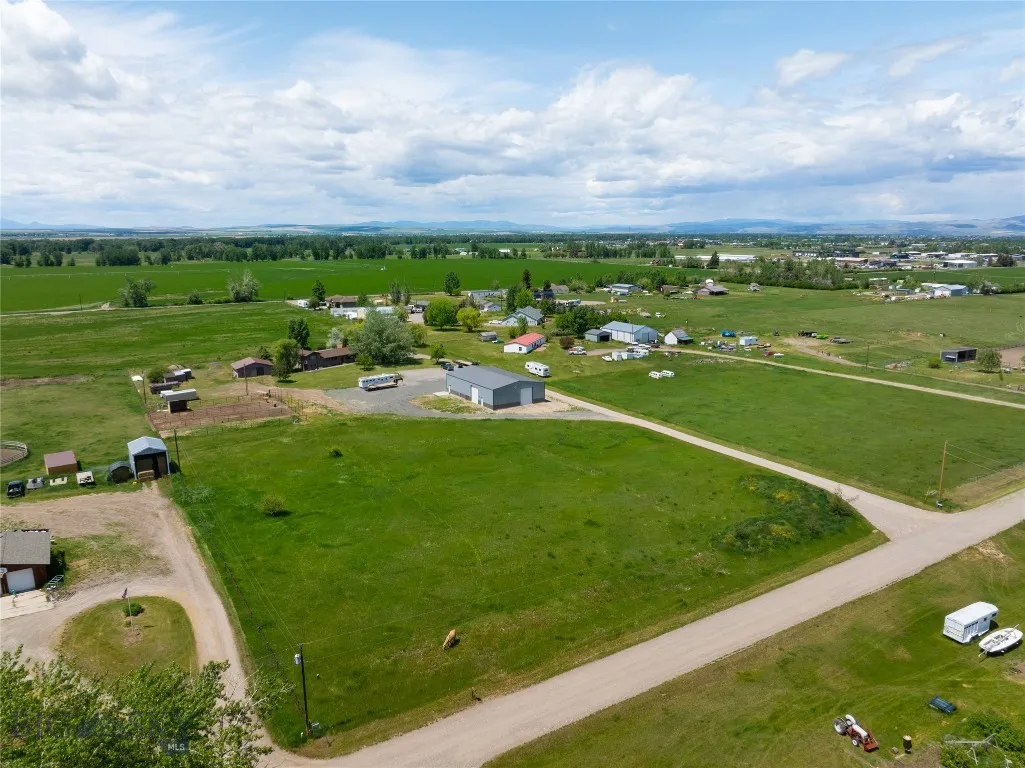 2521 Weaver Lane, Belgrade, Montana 59714, Belgrade, Montana 59714, 3 Bedrooms Bedrooms, ,2 BathroomsBathrooms,Residential,For Sale,2521 Weaver Lane, Belgrade, Montana 59714,399177