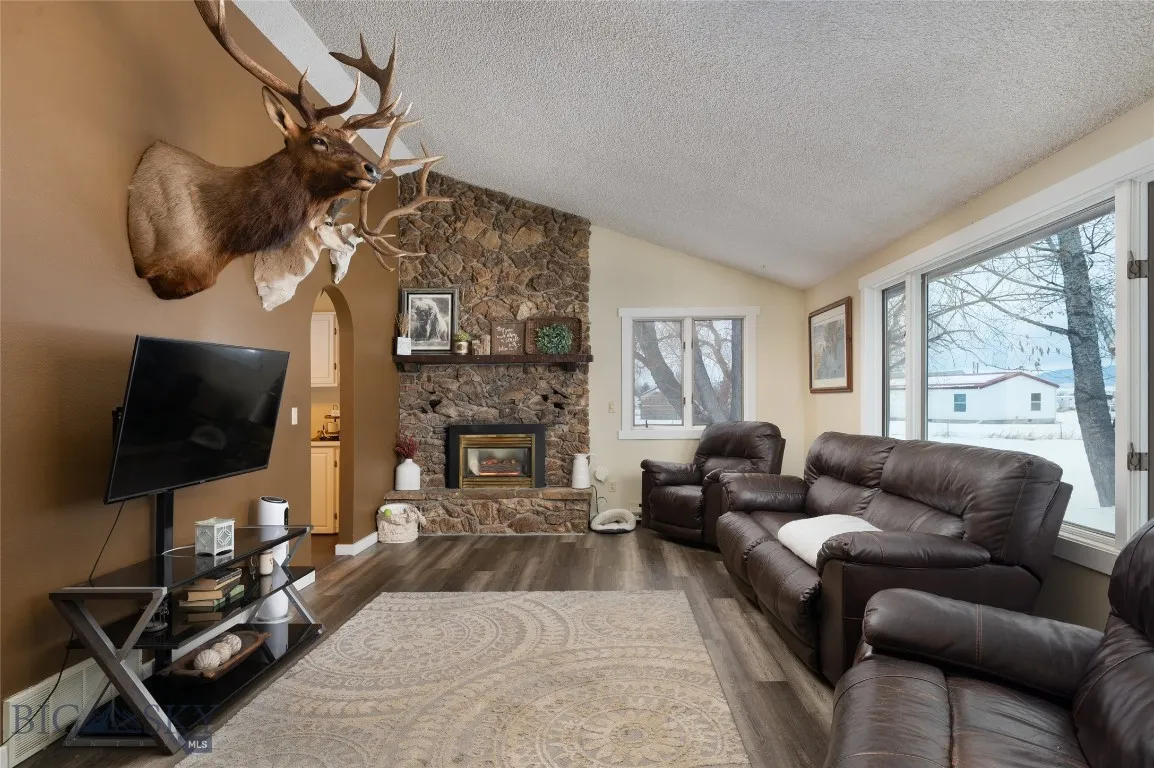 2521 Weaver Lane, Belgrade, Montana 59714, Belgrade, Montana 59714, 3 Bedrooms Bedrooms, ,2 BathroomsBathrooms,Residential,For Sale,2521 Weaver Lane, Belgrade, Montana 59714,399177