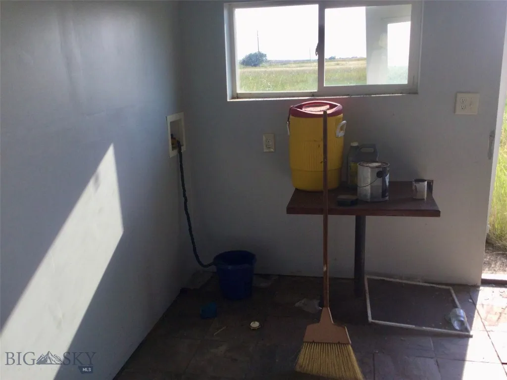 511 Glacier View Road, Valier, Montana 59486, Valier, Montana 59486, 1 Bedroom Bedrooms, ,1 BathroomBathrooms,Residential,For Sale,511 Glacier View Road, Valier, Montana 59486,0,399882