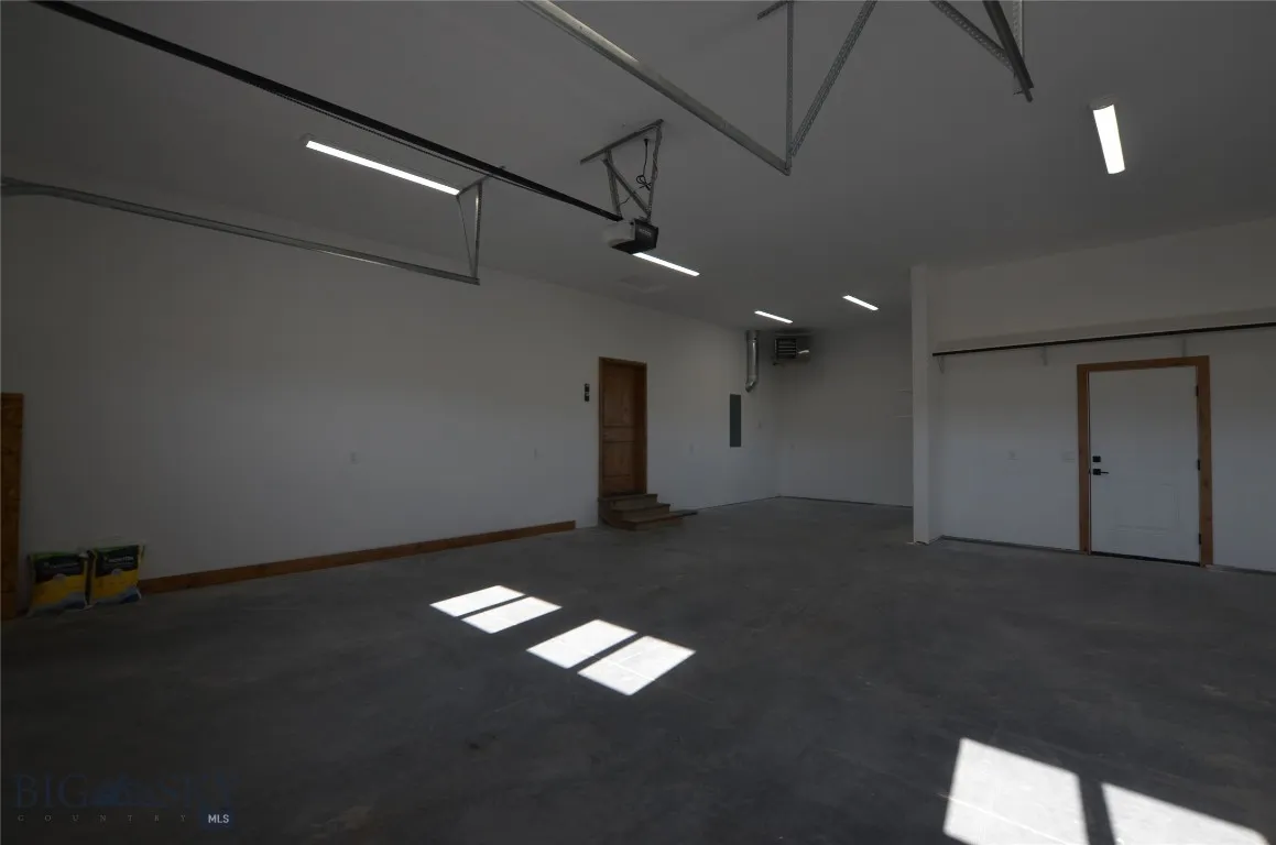 1200 ft finished garage with heat