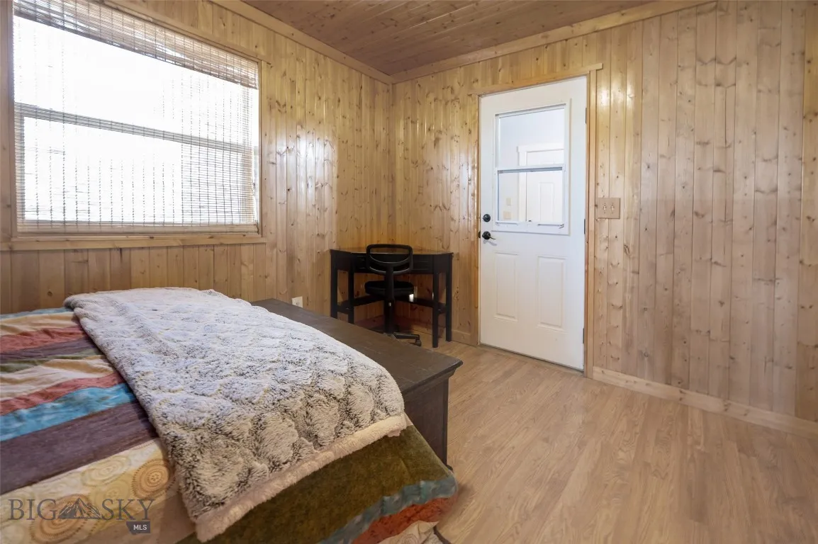 Guest Bedroom or Office
