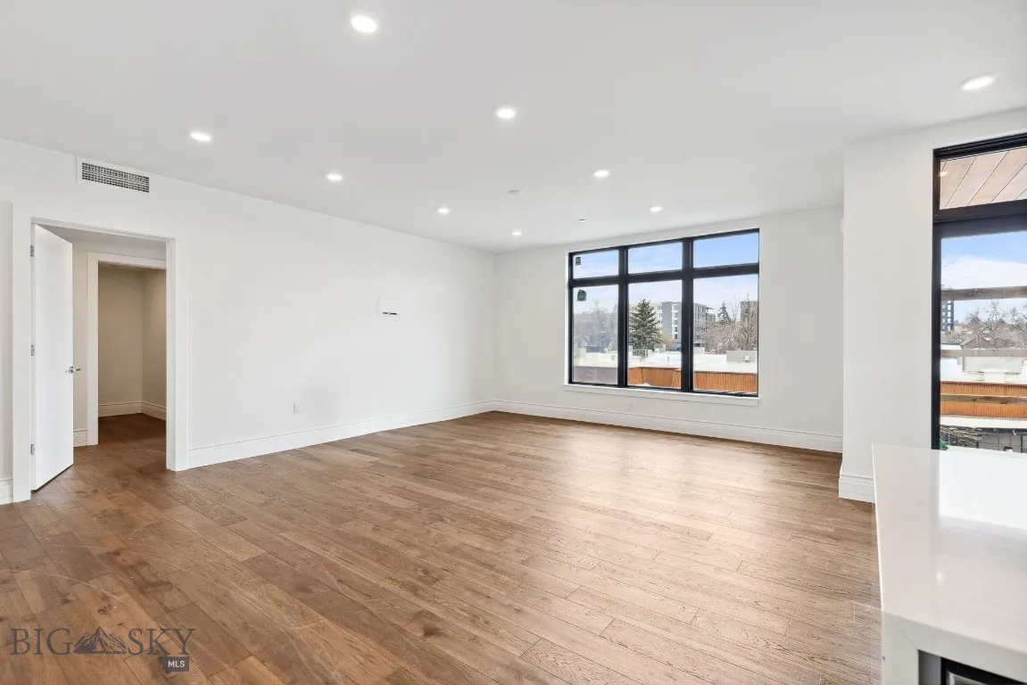 315 N Tracy Avenue 301, Bozeman, Montana 59715, Bozeman, Montana 59715, 2 Bedrooms Bedrooms, ,2 BathroomsBathrooms,Residential,For Sale,315 N Tracy Avenue 301, Bozeman, Montana 59715,0,400105