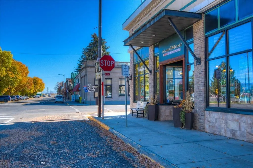 Suite A - Main Street Frontage (Main Entrance)