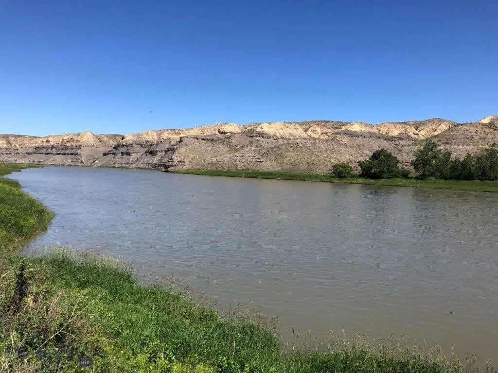 Highwood, Montana 59450, ,Land,For Sale,0,400545