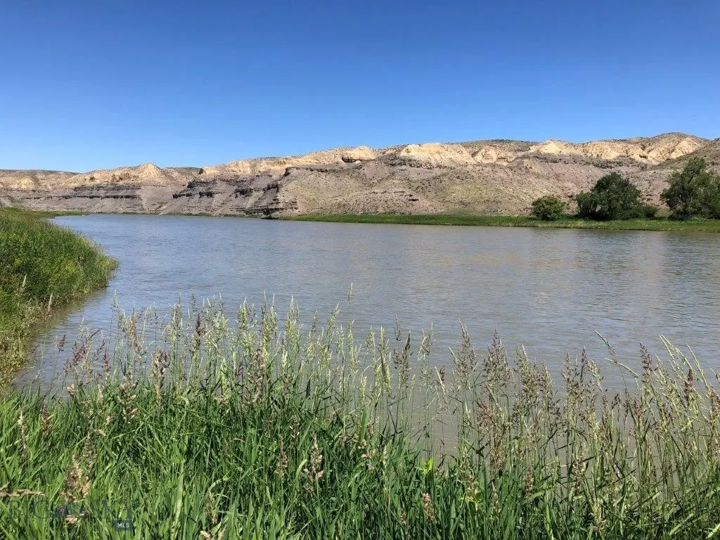 Highwood, Montana 59450, ,Land,For Sale,0,400545