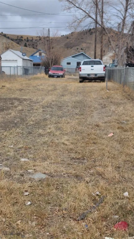 Bare lot 3 - 414 E Commercial