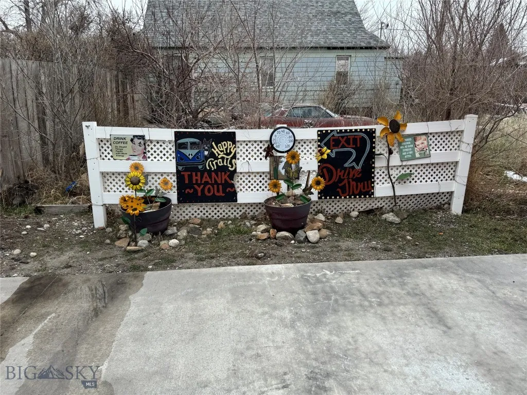 415 W 1st Ave, Big Timber, Montana 59011, Big Timber, Montana 59011, ,Commercial Sale,For Sale,415 W 1st Ave, Big Timber, Montana 59011,0,400933