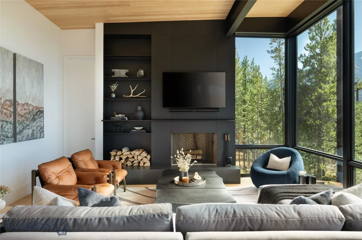 Photos shown depict a similar residence