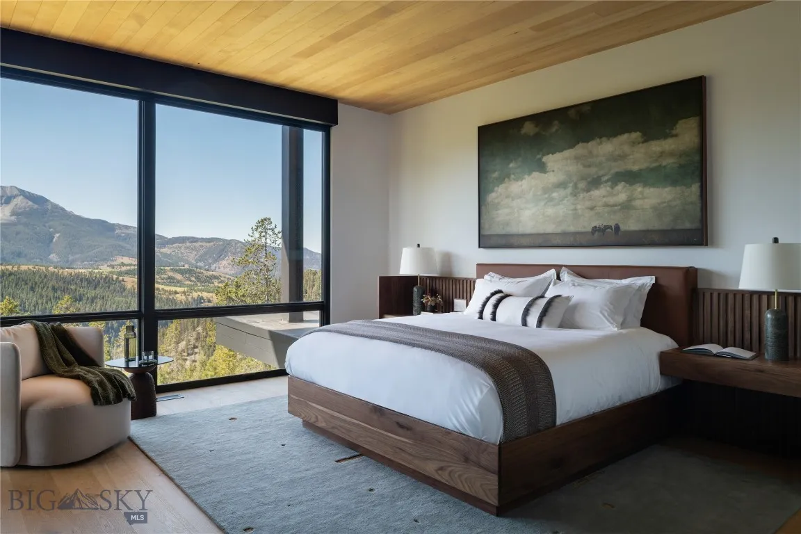 Photos shown depict a similar residence