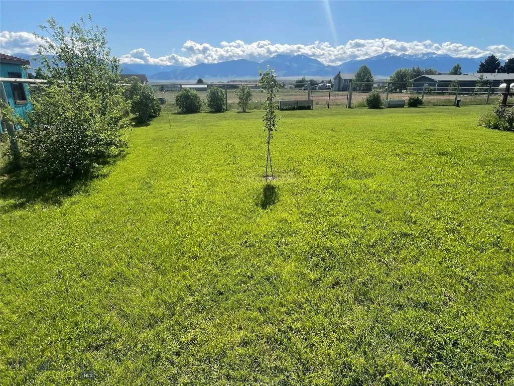 719 Jefferson Street, Ennis, Montana 59729, Ennis, Montana 59729, 2 Bedrooms Bedrooms, ,2 BathroomsBathrooms,Residential,For Sale,719 Jefferson Street, Ennis, Montana 59729,401148