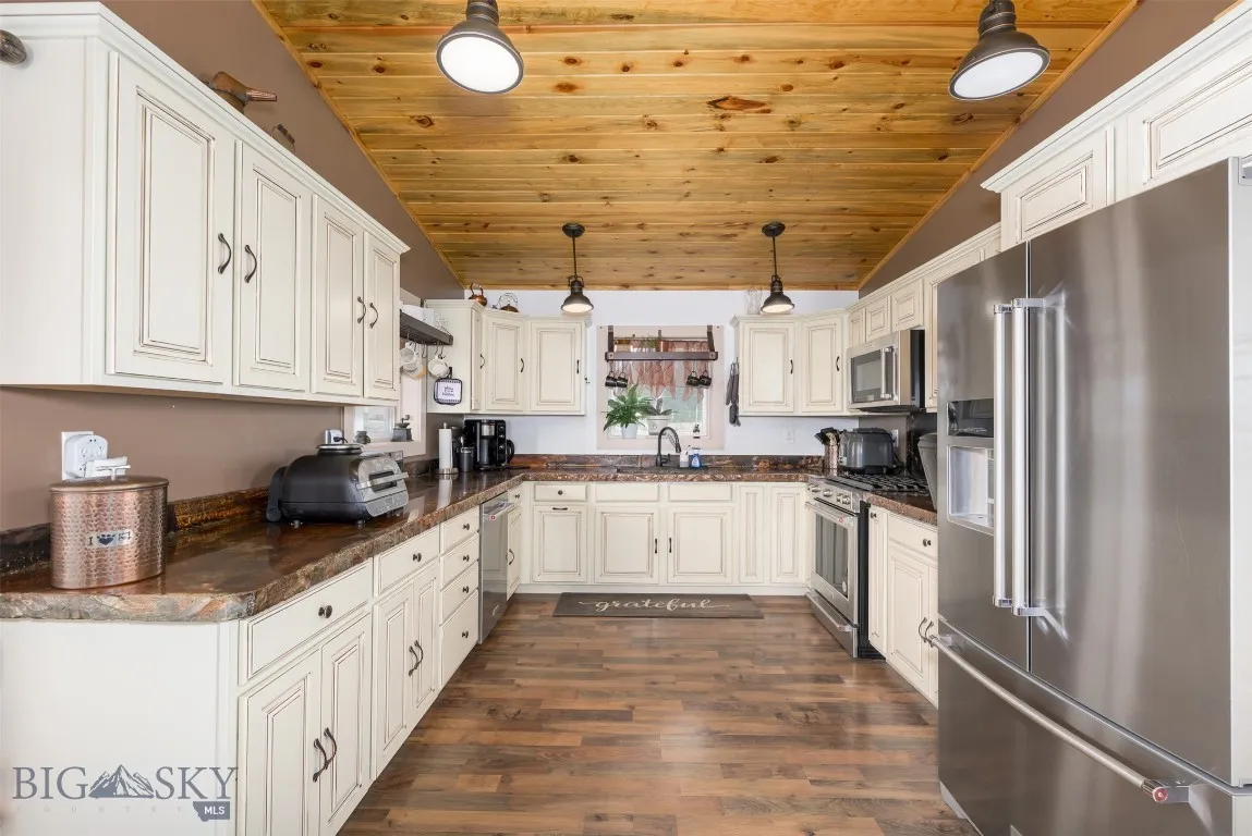 37 Sawmill Gulch, Butte, Montana 59701, Butte, Montana 59701, 3 Bedrooms Bedrooms, ,2 BathroomsBathrooms,Residential,For Sale,37 Sawmill Gulch, Butte, Montana 59701,0,401182