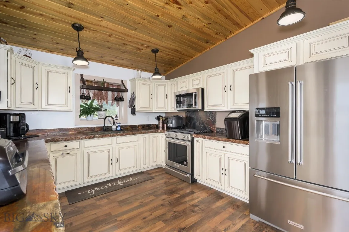 37 Sawmill Gulch, Butte, Montana 59701, Butte, Montana 59701, 3 Bedrooms Bedrooms, ,2 BathroomsBathrooms,Residential,For Sale,37 Sawmill Gulch, Butte, Montana 59701,0,401182
