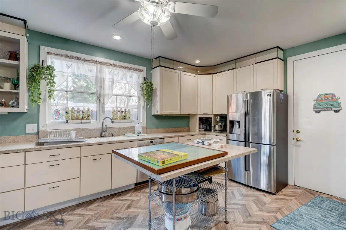 Spacious Kitchen