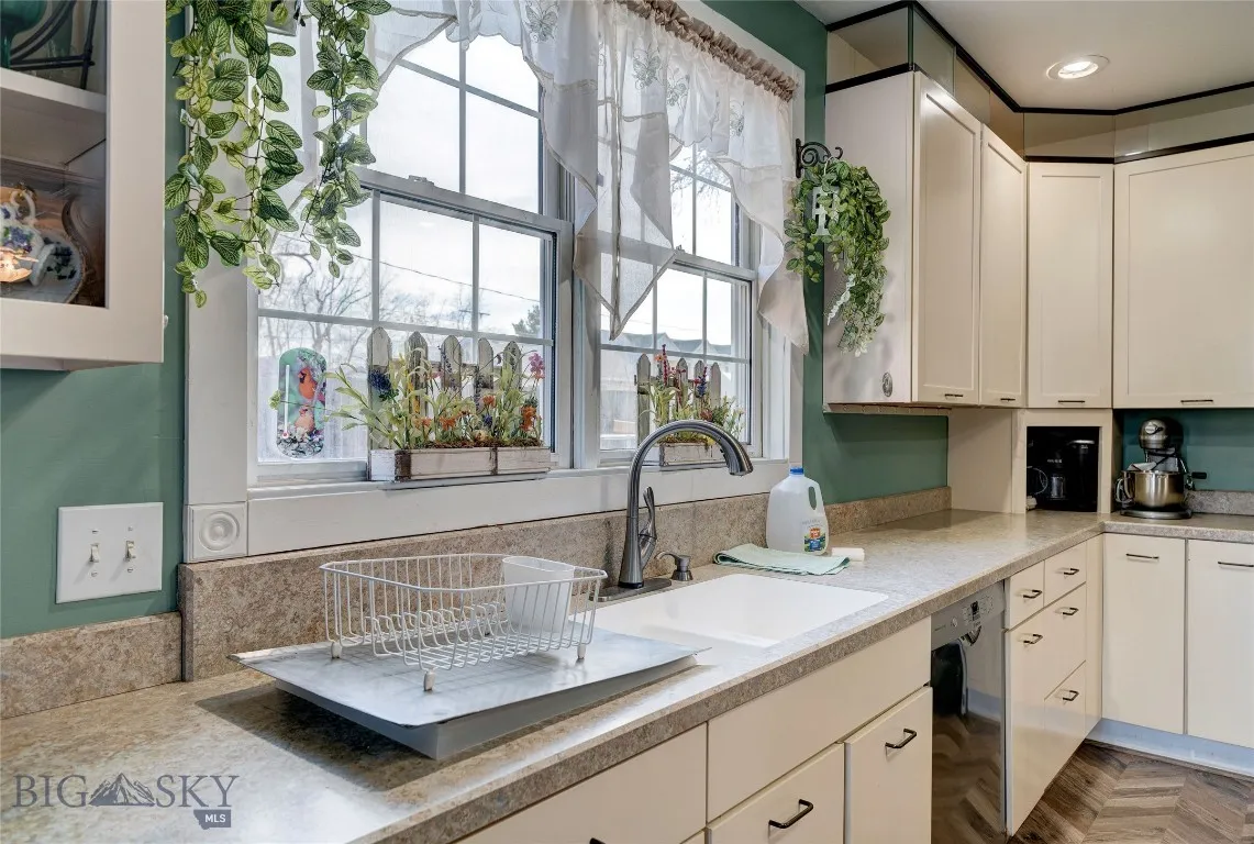 623 N Grand Avenue, Bozeman, Montana 59715, Bozeman, Montana 59715, 4 Bedrooms Bedrooms, ,1 BathroomBathrooms,Residential,For Sale,623 N Grand Avenue, Bozeman, Montana 59715,0,401264